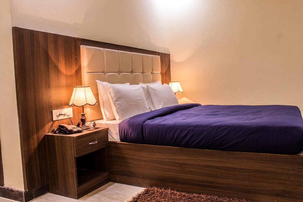 Lav Kush International Otel Varanasi Dış mekan fotoğraf