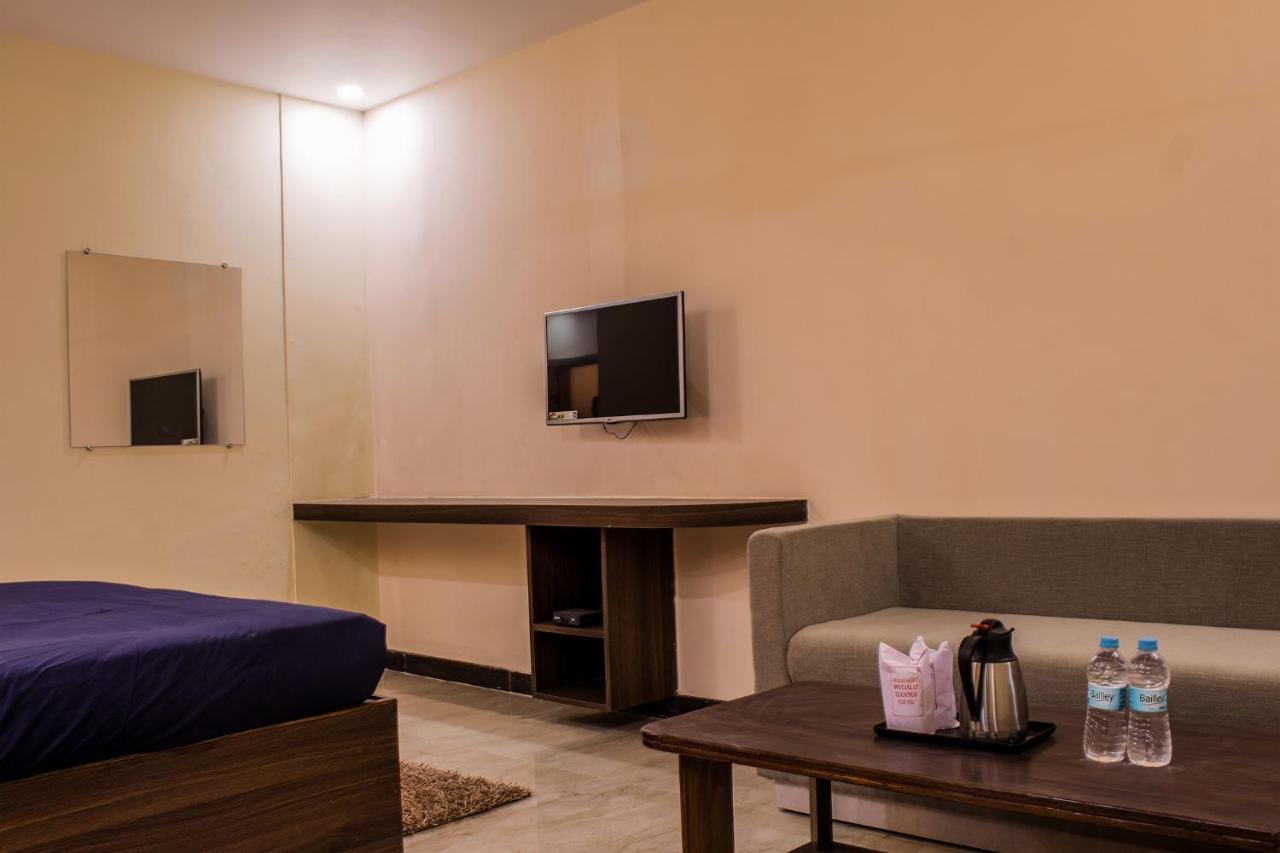 Lav Kush International Otel Varanasi Dış mekan fotoğraf