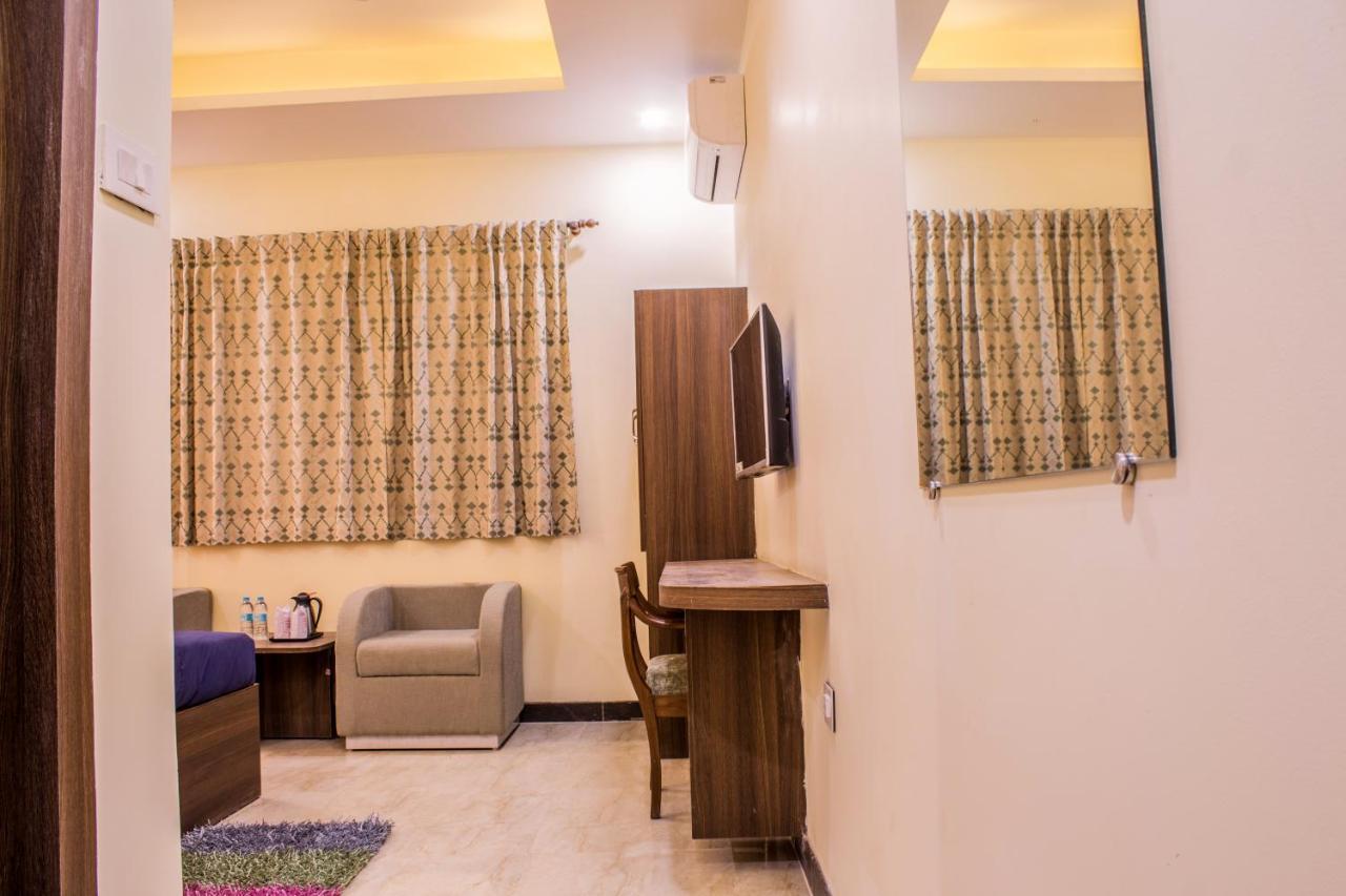 Lav Kush International Otel Varanasi Dış mekan fotoğraf