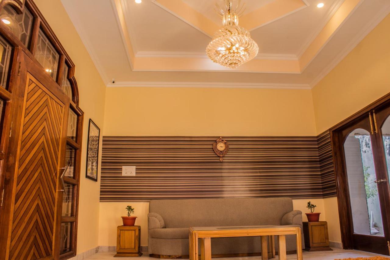 Lav Kush International Otel Varanasi Dış mekan fotoğraf