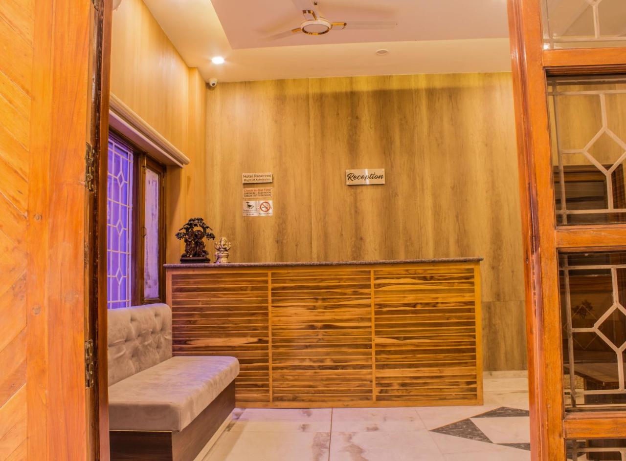 Lav Kush International Otel Varanasi Dış mekan fotoğraf