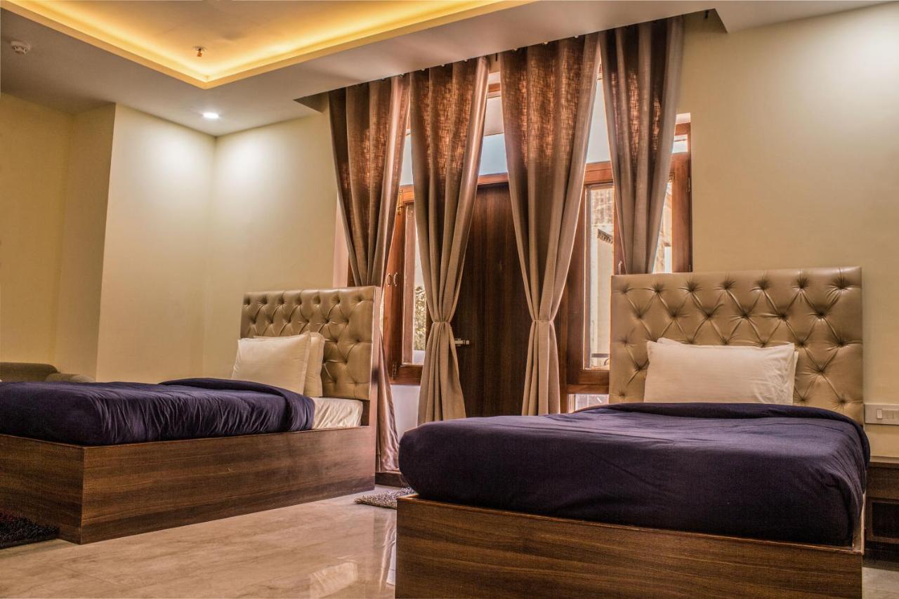 Lav Kush International Otel Varanasi Dış mekan fotoğraf