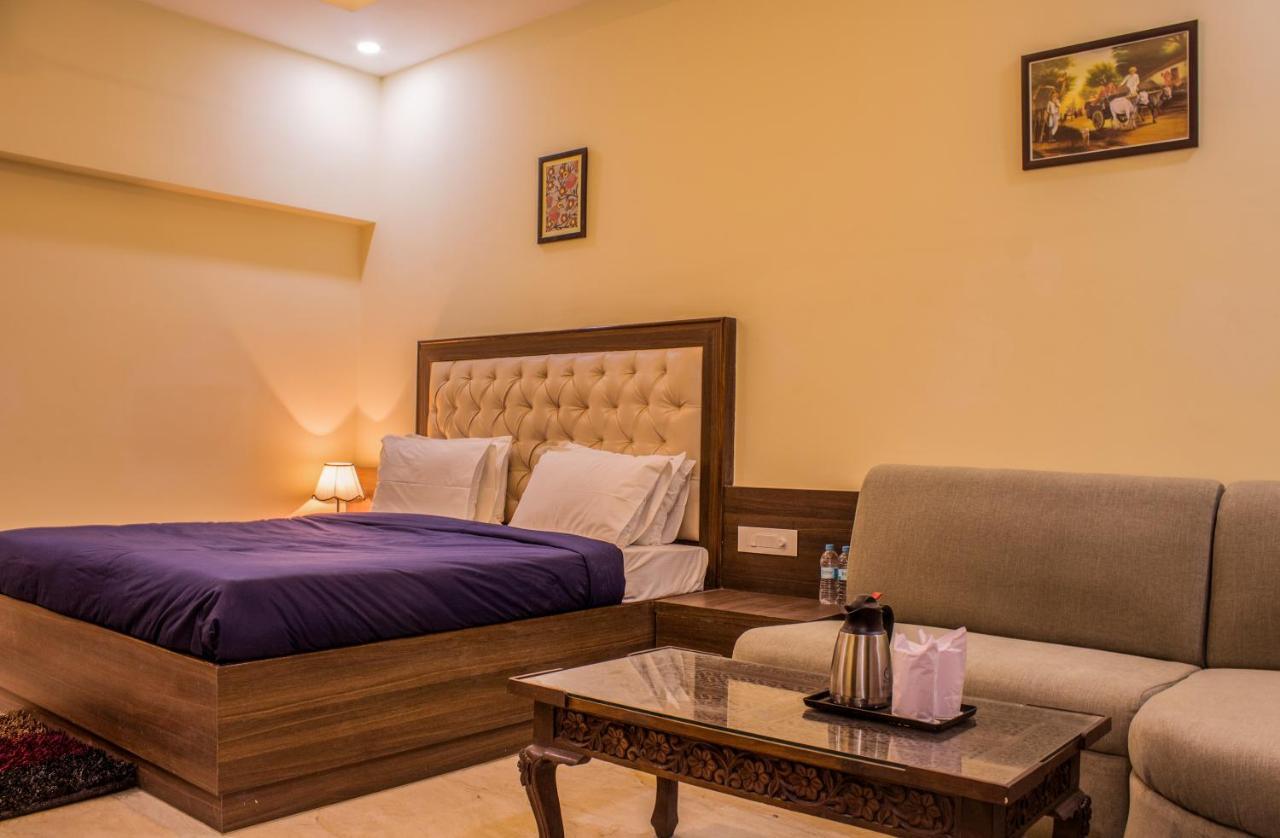 Lav Kush International Otel Varanasi Dış mekan fotoğraf