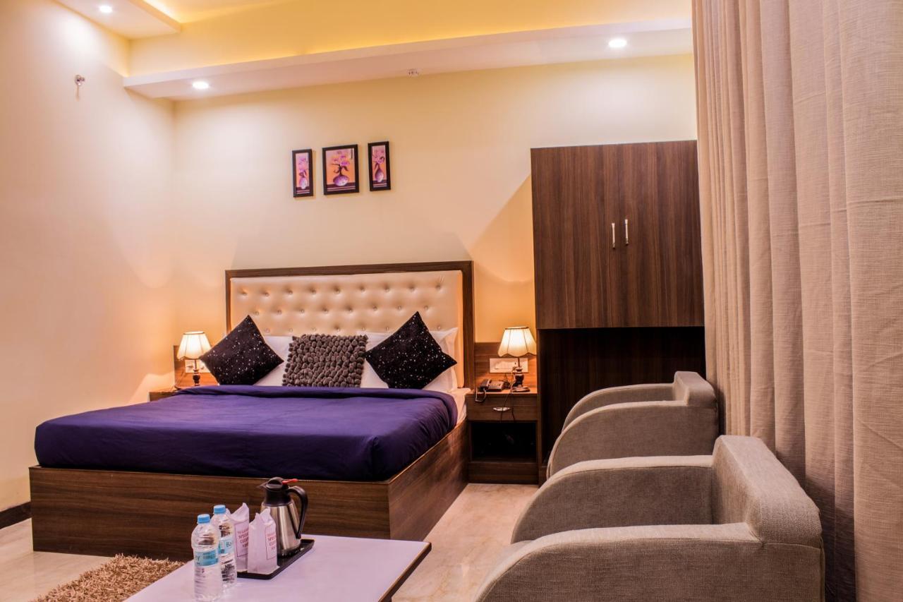 Lav Kush International Otel Varanasi Dış mekan fotoğraf