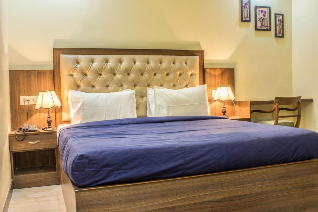 Lav Kush International Otel Varanasi Dış mekan fotoğraf