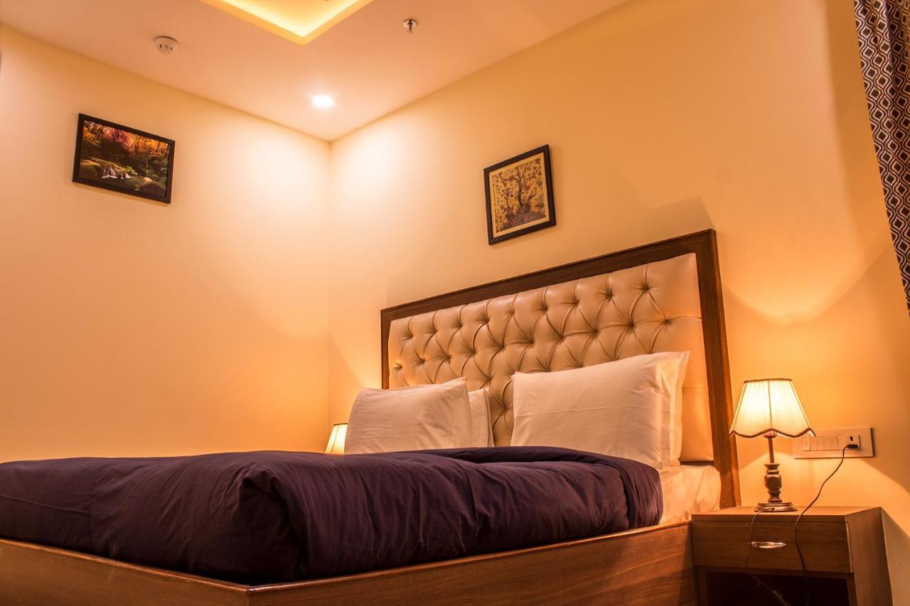 Lav Kush International Otel Varanasi Dış mekan fotoğraf