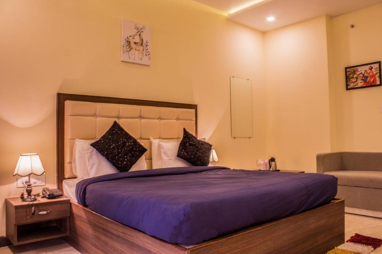 Lav Kush International Otel Varanasi Dış mekan fotoğraf